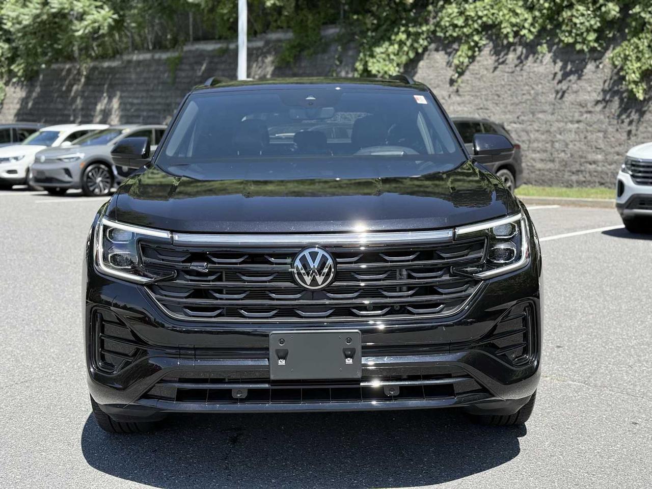2025 Volkswagen Atlas Cross Sport 2.0T SEL R-Line Black Westborough MA