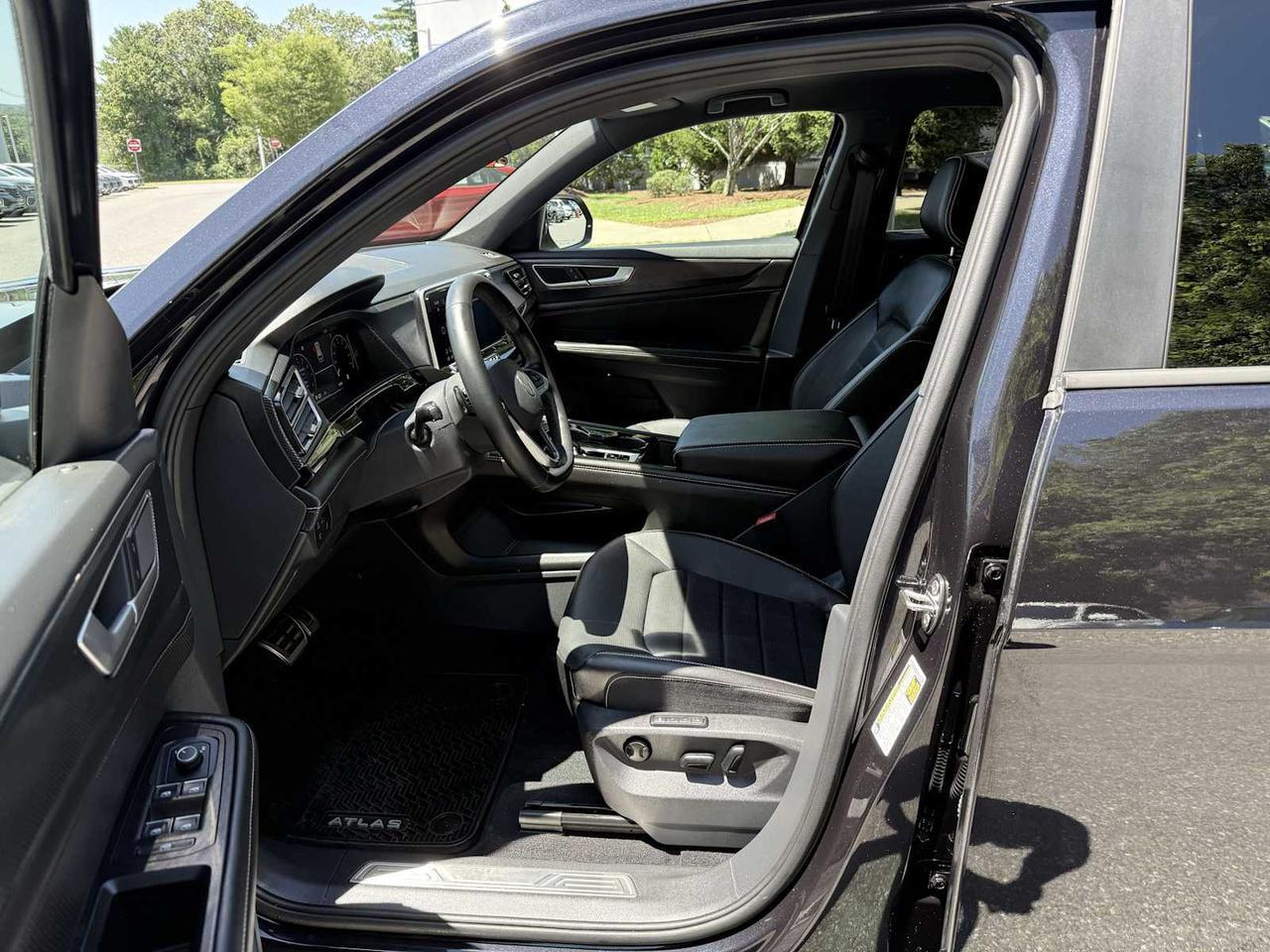 2025 Volkswagen Atlas Cross Sport 2.0T SEL R-Line Black Westborough MA
