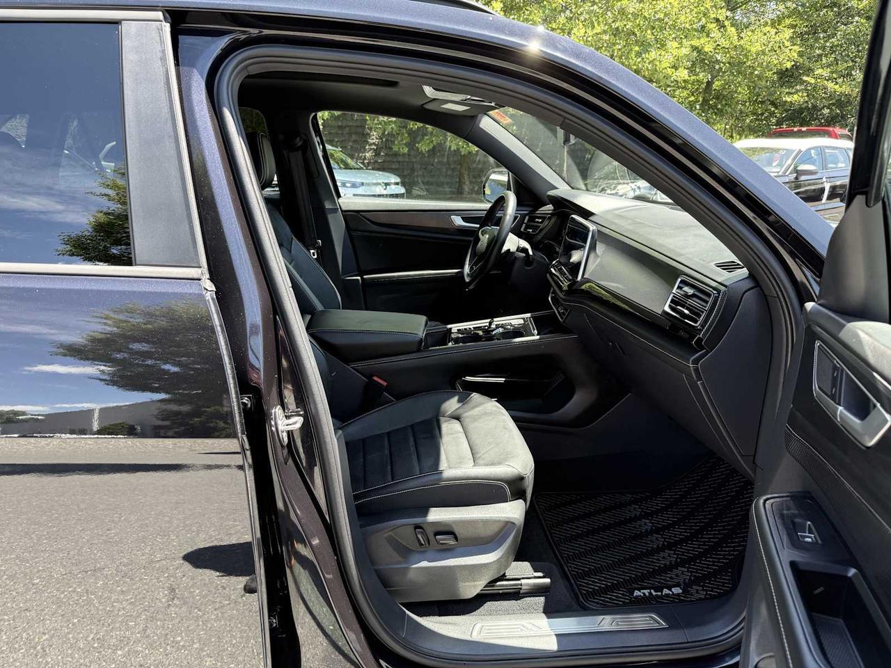 2025 Volkswagen Atlas Cross Sport 2.0T SEL R-Line Black Westborough MA
