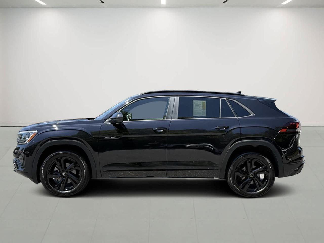 2025 Volkswagen Atlas Cross Sport 2.0T SEL R-Line Black Westborough MA