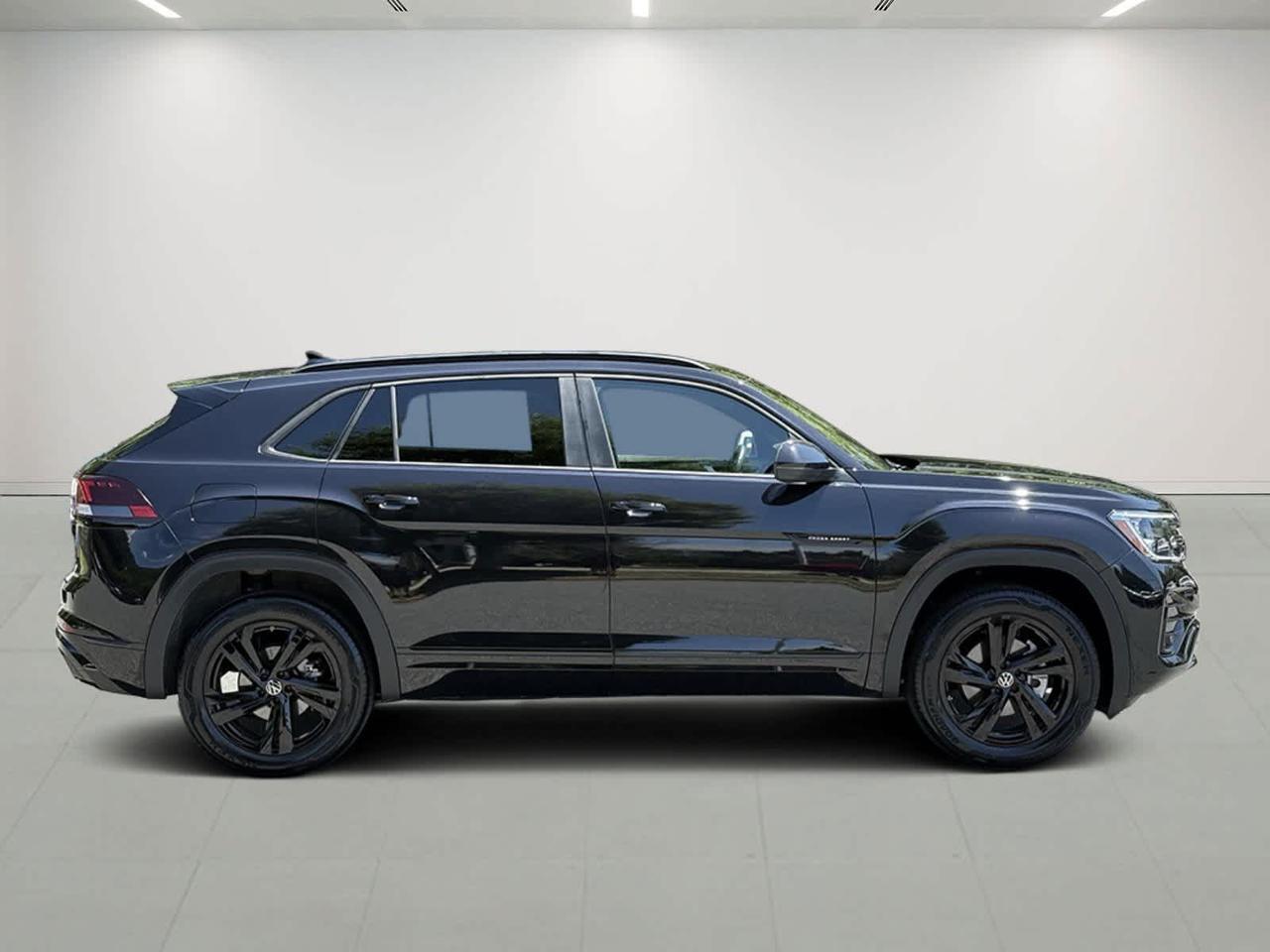 2025 Volkswagen Atlas Cross Sport 2.0T SEL R-Line Black Westborough MA