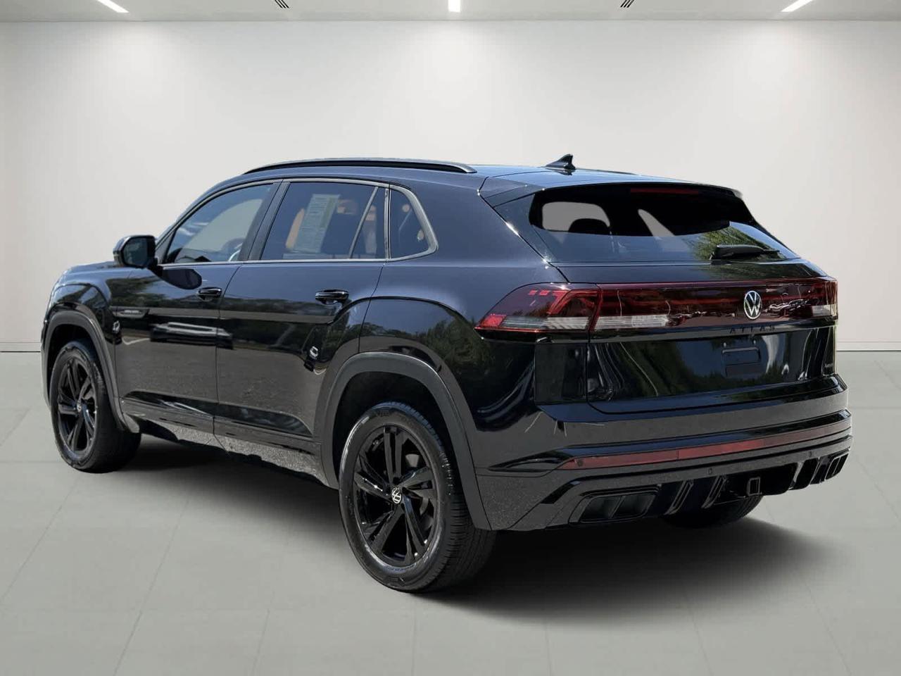 2025 Volkswagen Atlas Cross Sport 2.0T SEL R-Line Black Westborough MA