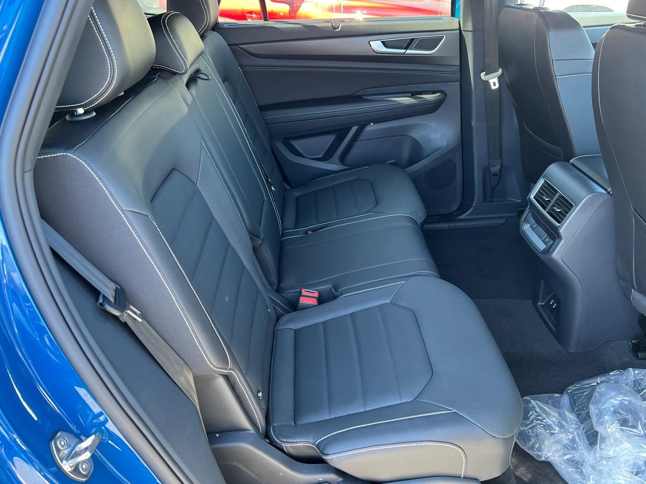 2025 Volkswagen Atlas Cross Sport 2.0T SEL R-Line Black Hagerstown MD