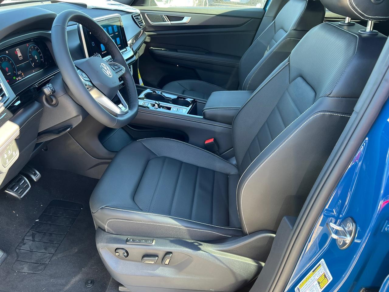 2025 Volkswagen Atlas Cross Sport 2.0T SEL R-Line Black Hagerstown MD