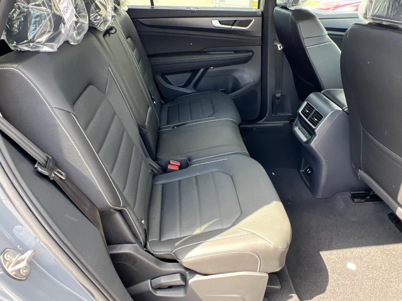 2025 Volkswagen Atlas Cross Sport 2.0T SEL R-Line Black Hagerstown MD