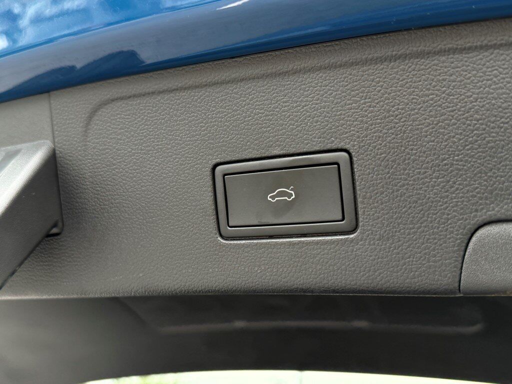 2025 Volkswagen Atlas Cross Sport 2.0T SEL R-Line Black Springfield VA