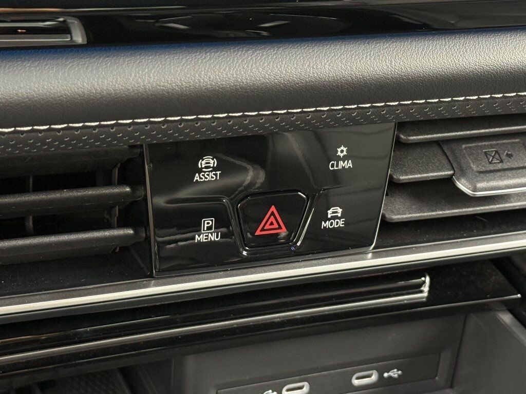 2025 Volkswagen Atlas Cross Sport 2.0T SEL R-Line Black Springfield VA