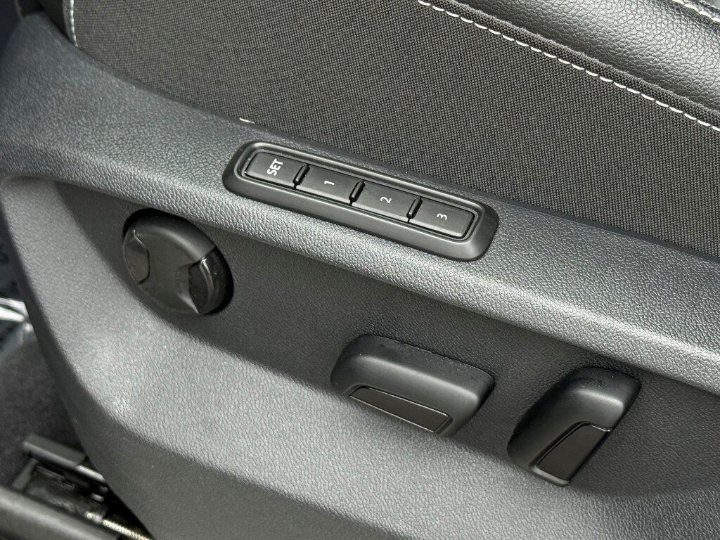 2025 Volkswagen Atlas Cross Sport 2.0T SEL R-Line Black Springfield VA