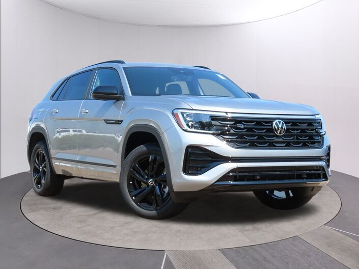 2025 Volkswagen Atlas Cross Sport 2.0T SEL R-Line Oshkosh WI