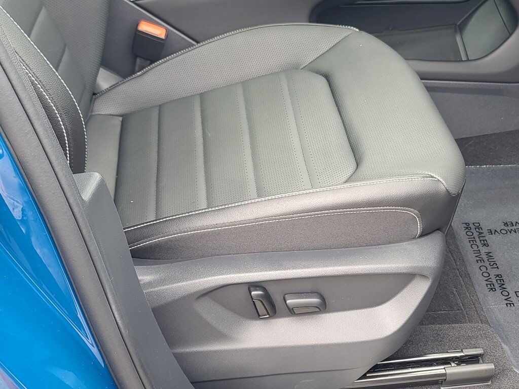 2025 Volkswagen Atlas Cross Sport 2.0T SEL Fredericksburg VA