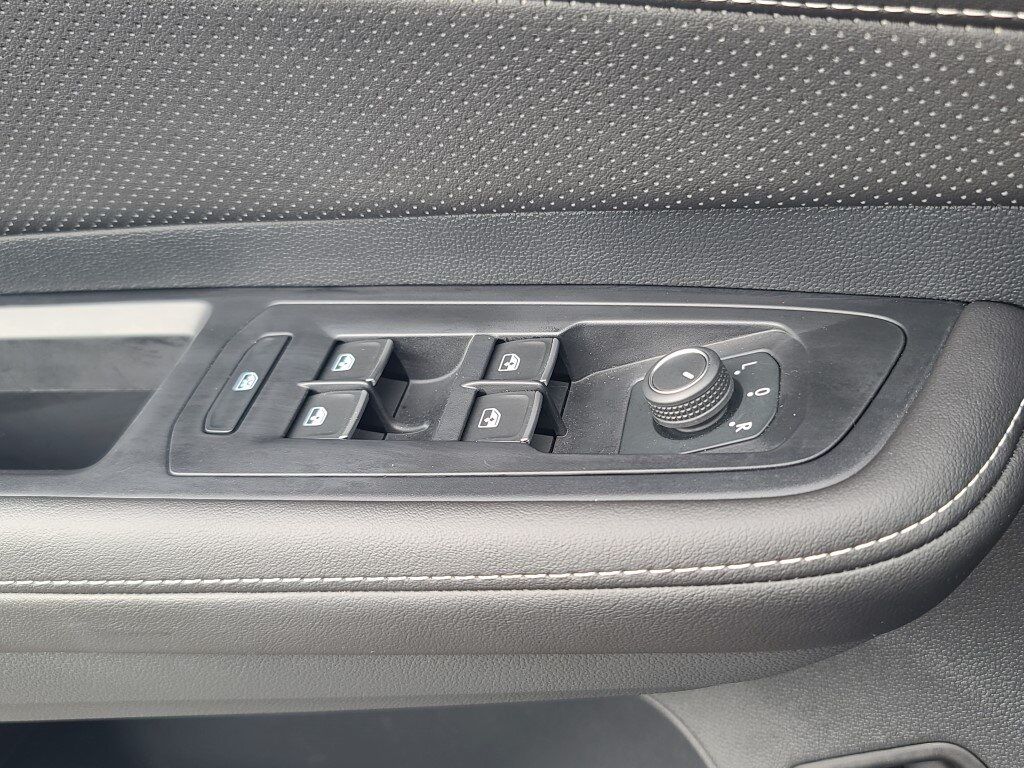 2025 Volkswagen Atlas Cross Sport 2.0T SEL Springfield VA