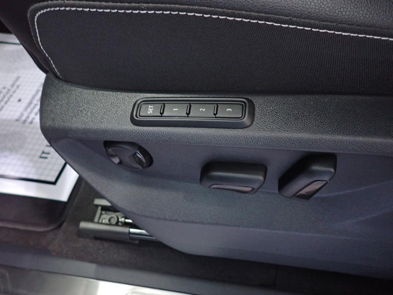 2025 Volkswagen Atlas Cross Sport Highline LEATHER NAVI SUNROOF Listowel ON