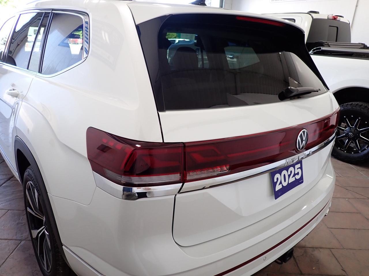 2025 Volkswagen Atlas Execline 4WD LEATHER NAVI SUNROOF Listowel ON
