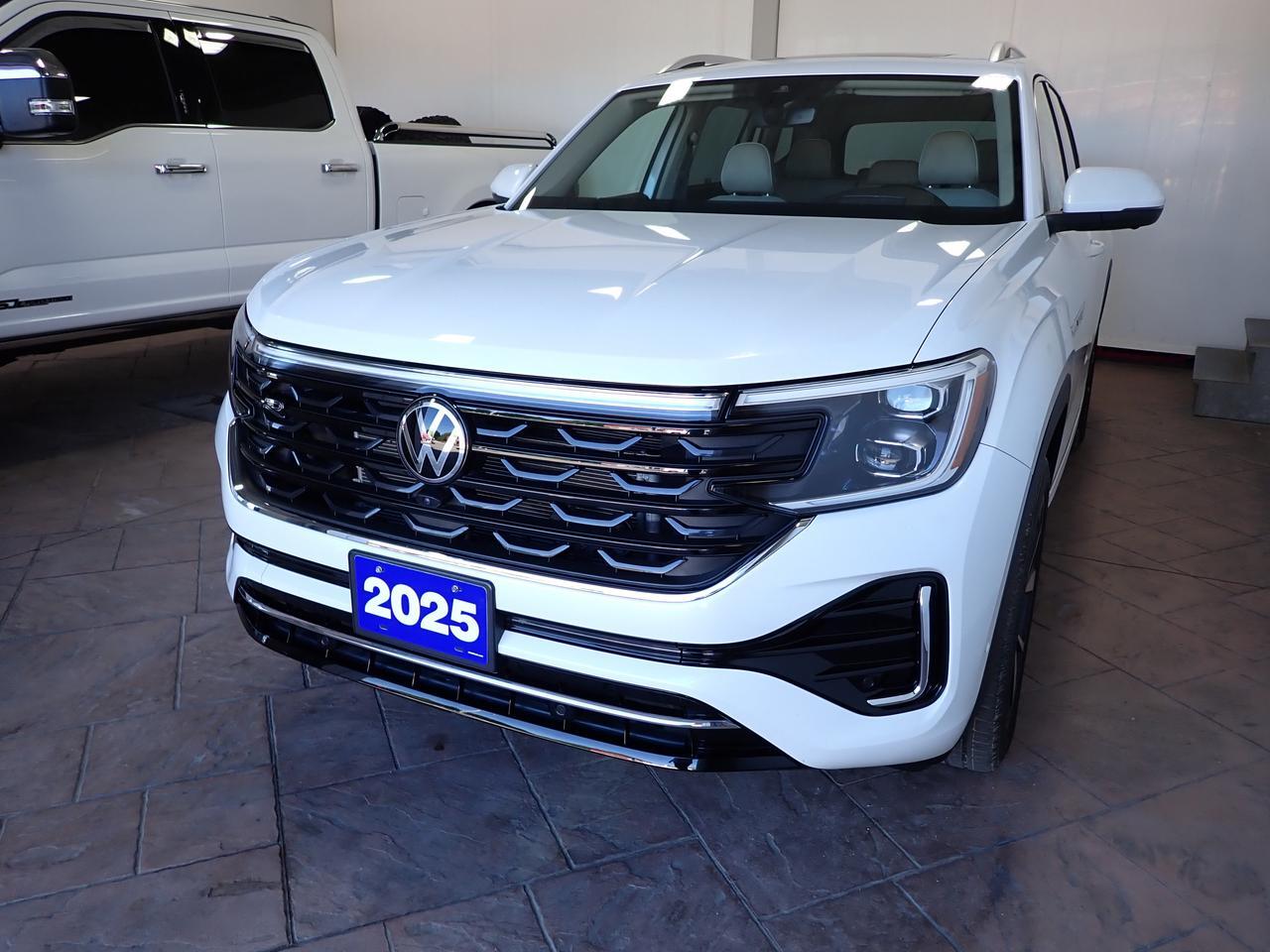 2025 Volkswagen Atlas Execline 4WD LEATHER NAVI SUNROOF Listowel ON
