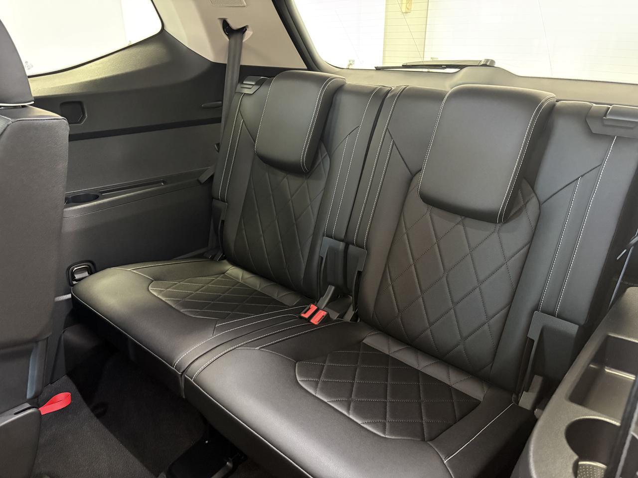 2025 Volkswagen Atlas Execline 4WD Listowel ON