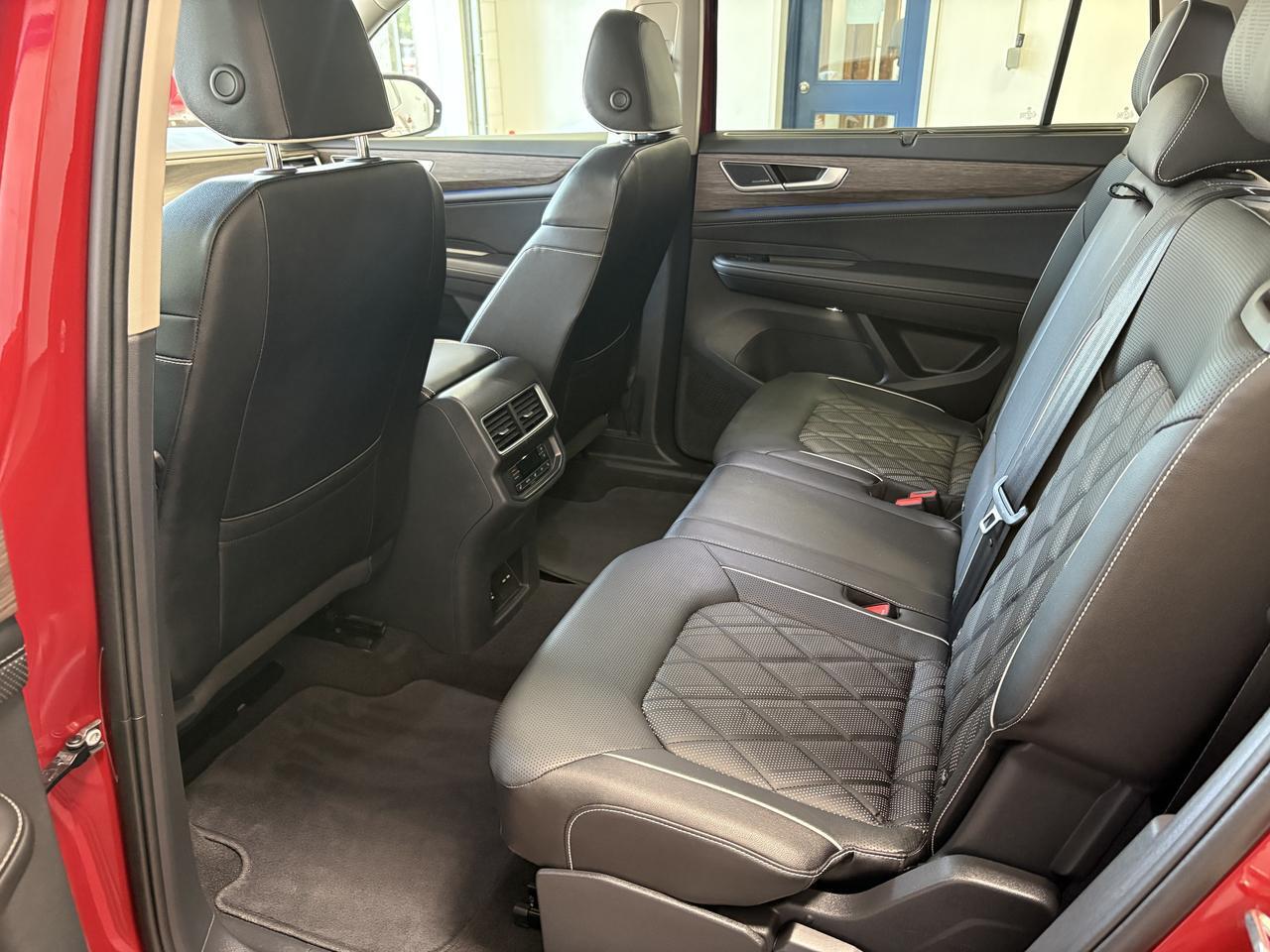 2025 Volkswagen Atlas Execline 4WD Listowel ON