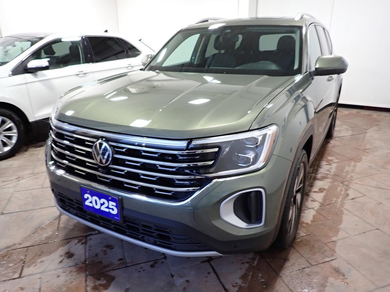 2025 Volkswagen Atlas Highline 4WD 6 PASS LEATHER NAVI SUNROOF Listowel ON