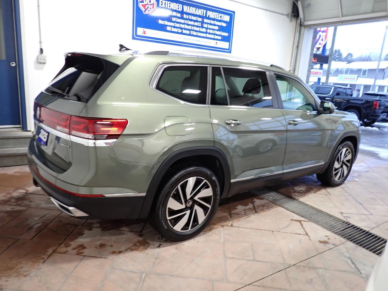 2025 Volkswagen Atlas Highline 4WD 6 PASS LEATHER NAVI SUNROOF Listowel ON