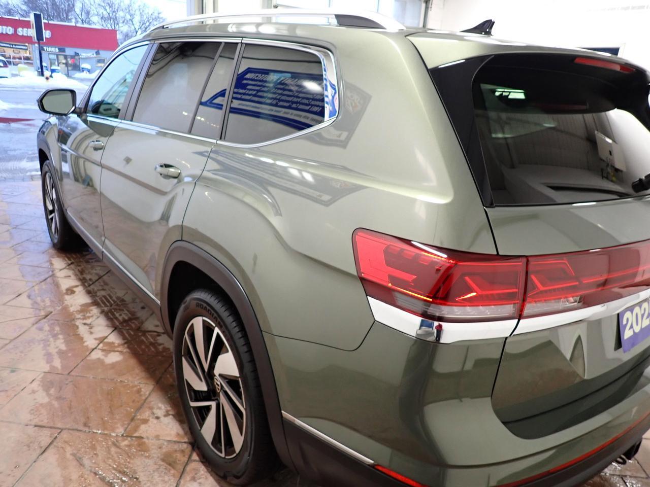 2025 Volkswagen Atlas Highline 4WD 6 PASS LEATHER NAVI SUNROOF Listowel ON