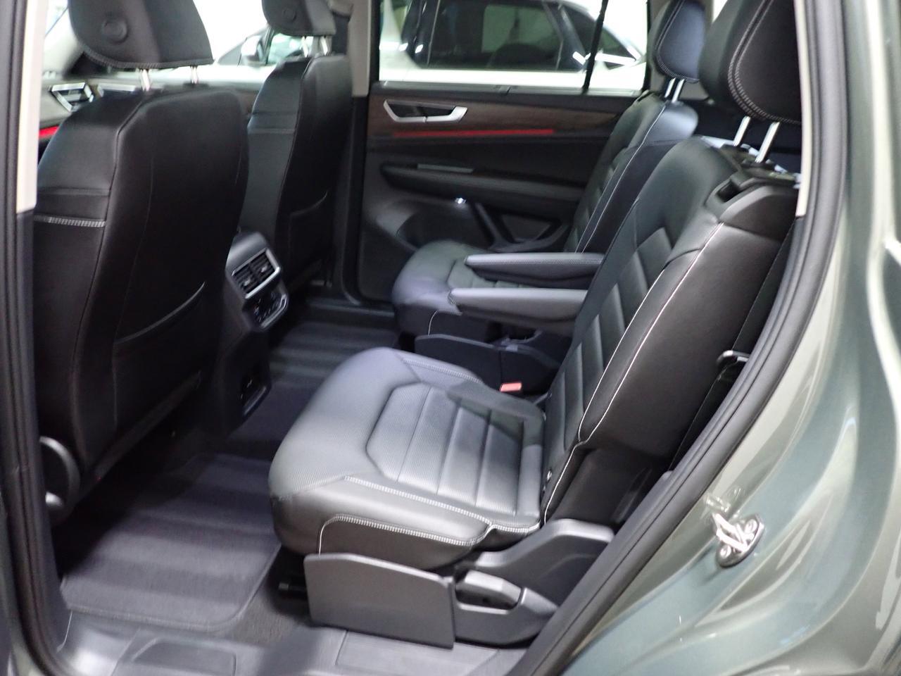 2025 Volkswagen Atlas Highline 4WD 6 PASS LEATHER NAVI SUNROOF Listowel ON