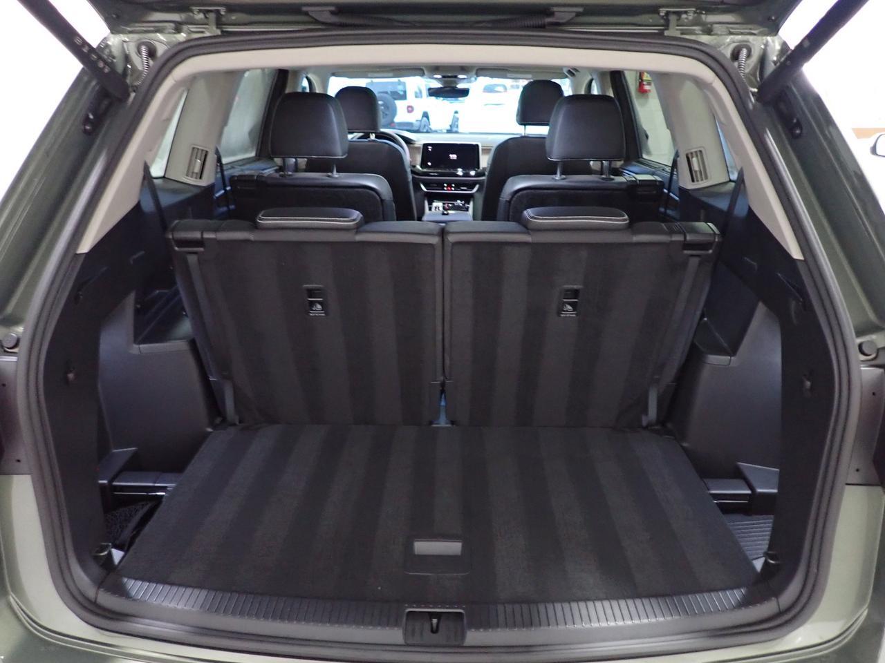 2025 Volkswagen Atlas Highline 4WD 6 PASS LEATHER NAVI SUNROOF Listowel ON