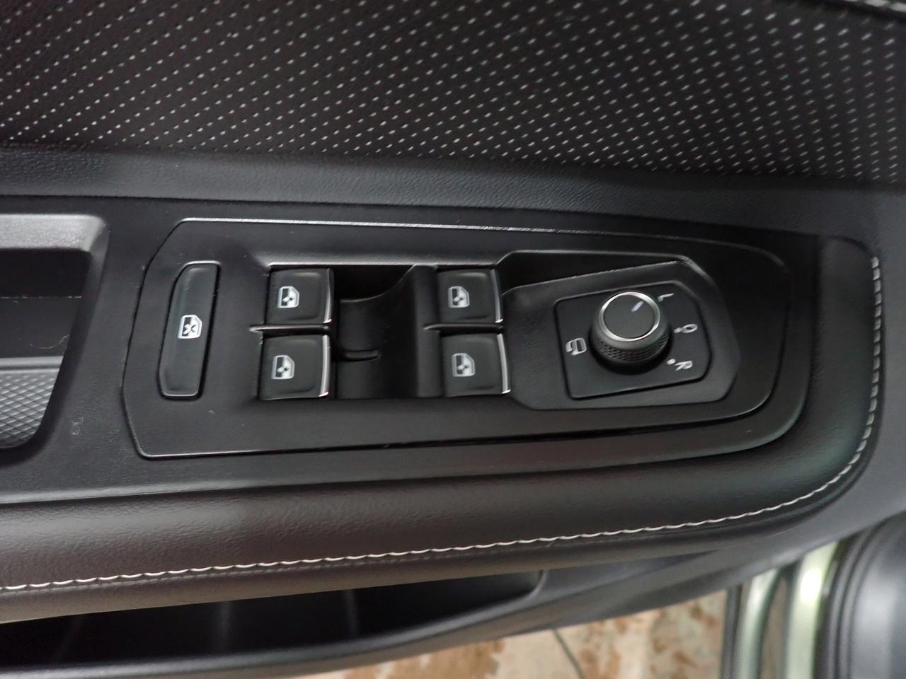 2025 Volkswagen Atlas Highline 4WD 6 PASS LEATHER NAVI SUNROOF Listowel ON