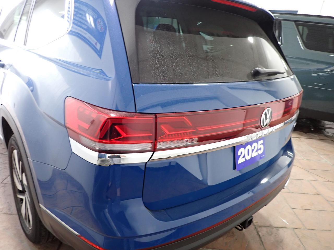 2025 Volkswagen Atlas Highline 4WD LEATHER NAVI SUNROOF 7 PASS Listowel ON