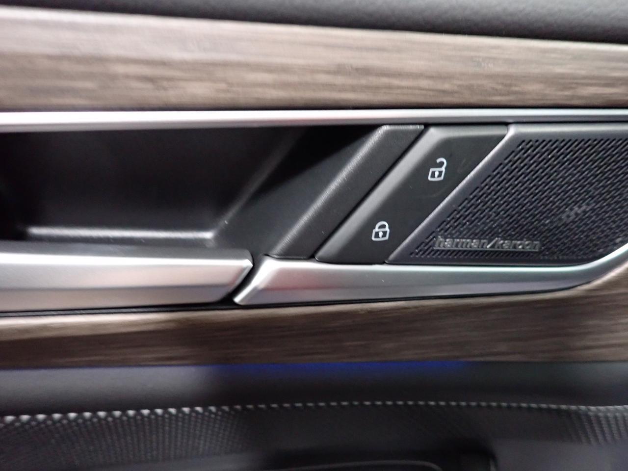 2025 Volkswagen Atlas Highline 4WD LEATHER NAVI SUNROOF 7 PASS Listowel ON