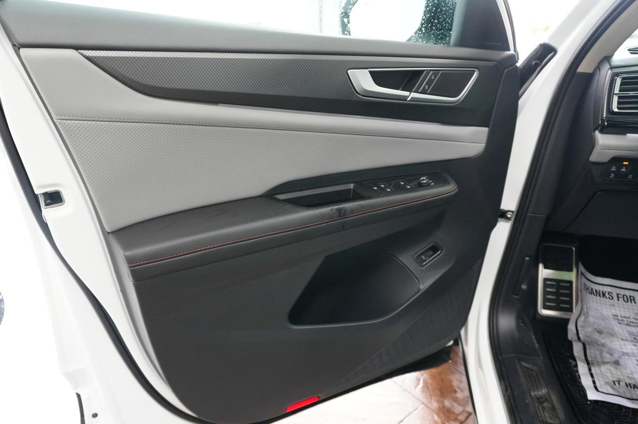 2025 Volkswagen Atlas Peak Edition LEATHER SUNROOF 7 PASS Listowel ON