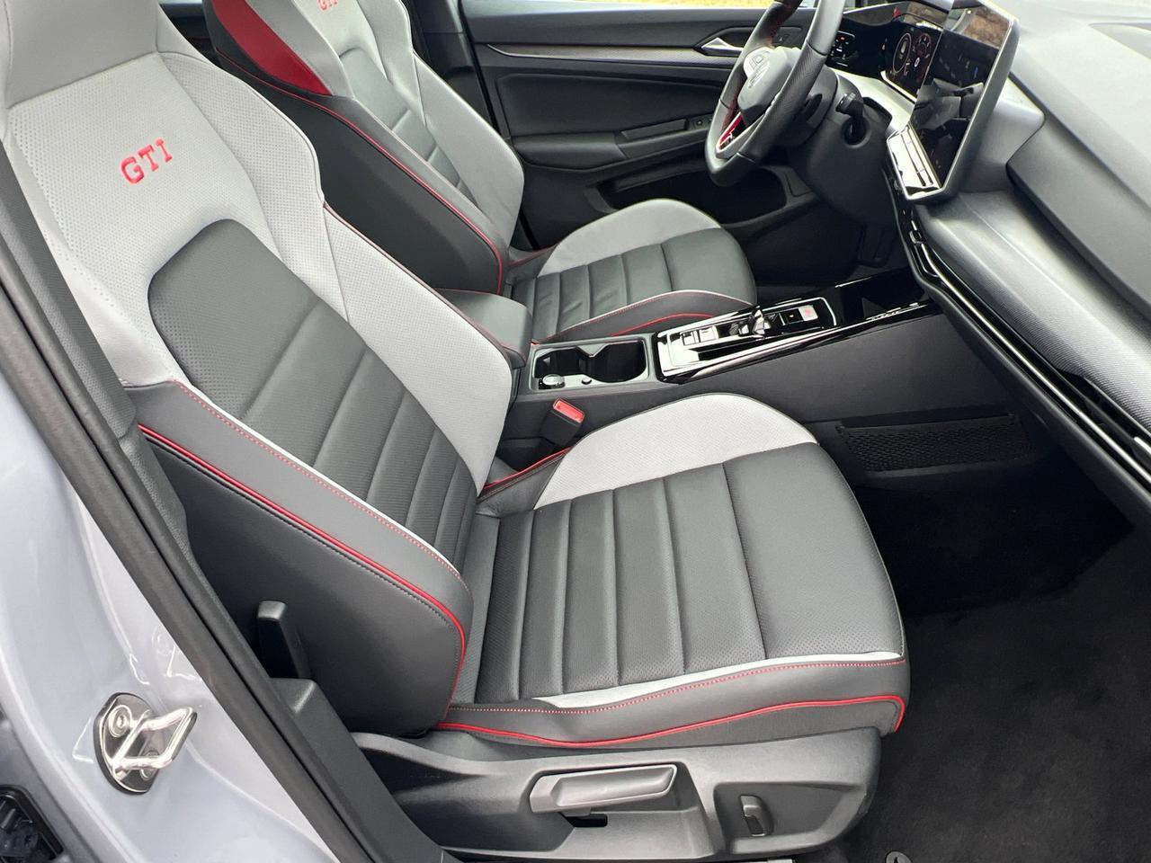 2025 Volkswagen Golf GTI 2.0T SE Hagerstown MD