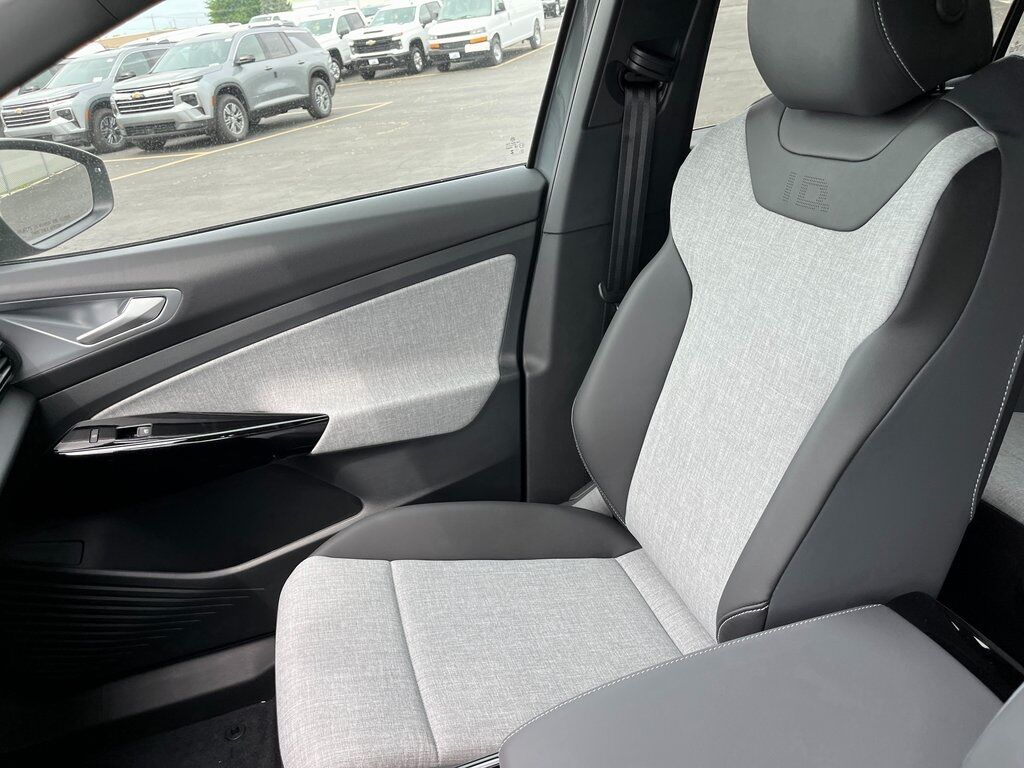 2025 Volkswagen ID.4 Pro Green Bay WI