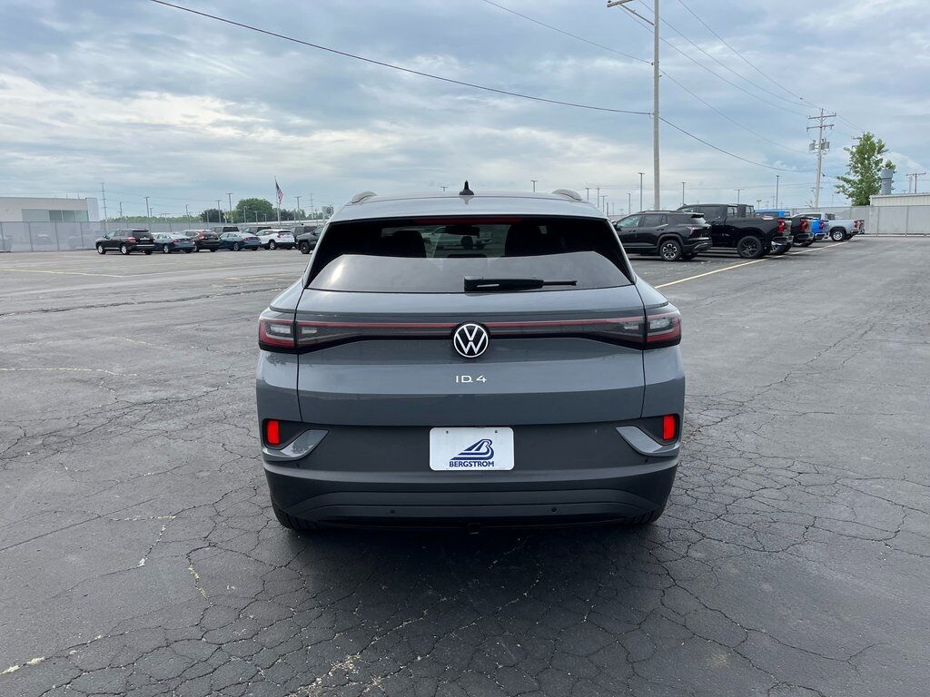 2025 Volkswagen ID.4 Pro Green Bay WI