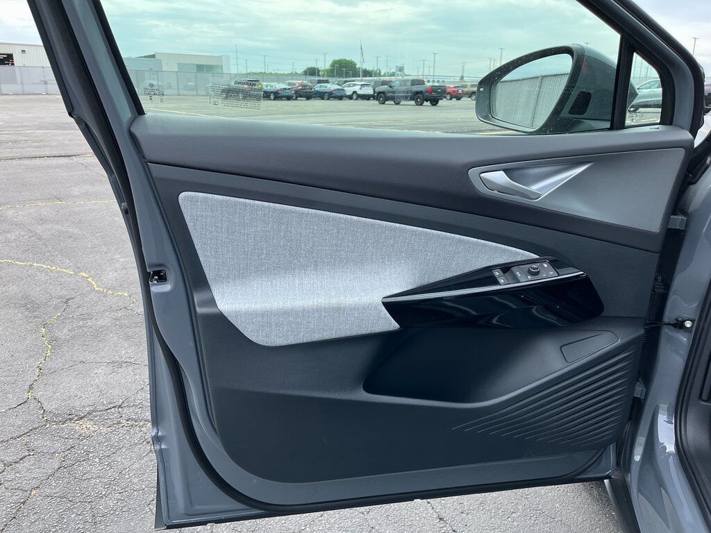 2025 Volkswagen ID.4 Pro Green Bay WI