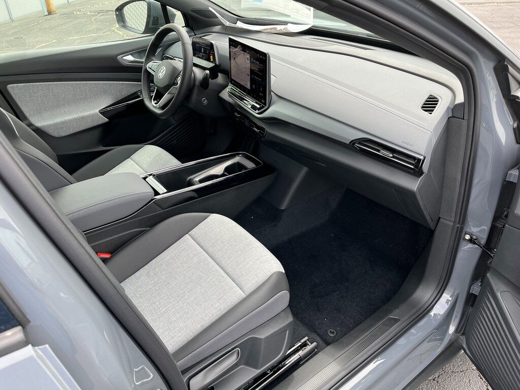 2025 Volkswagen ID.4 Pro Green Bay WI