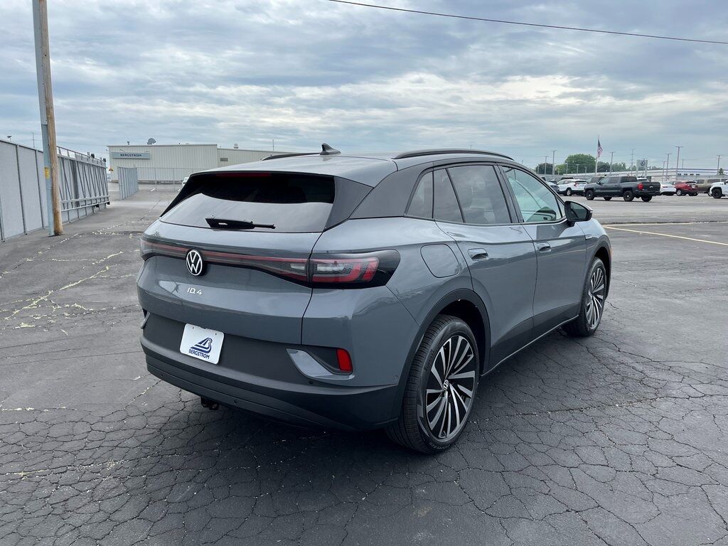 2025 Volkswagen ID.4 Pro Green Bay WI