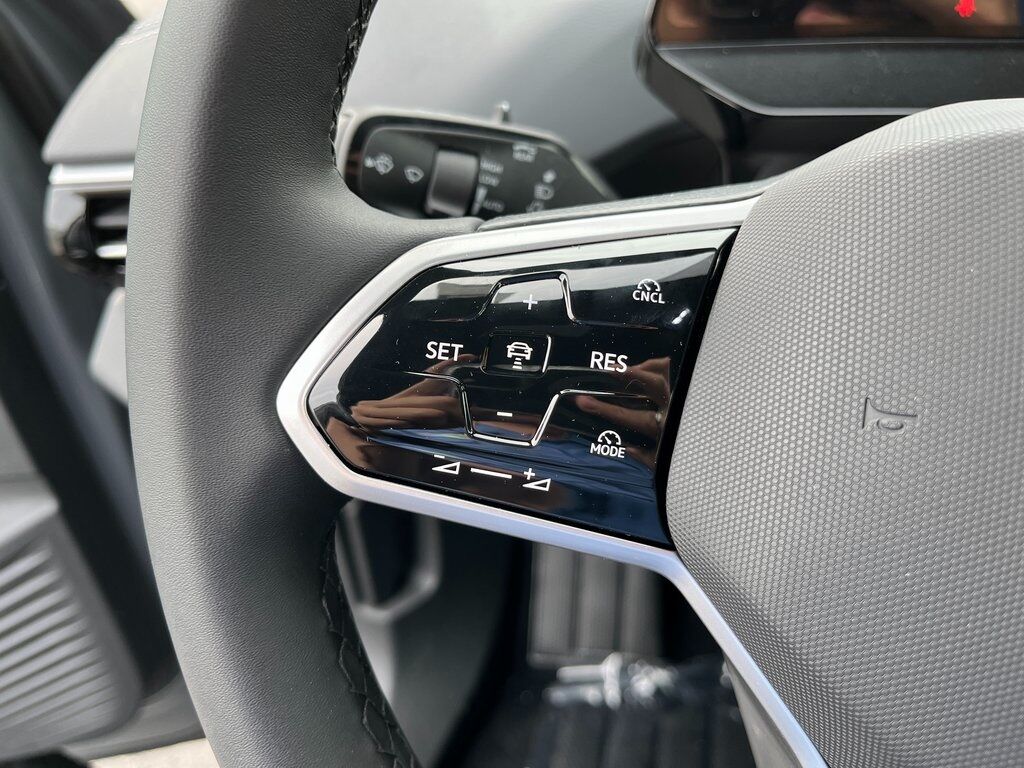 2025 Volkswagen ID.4 Pro Green Bay WI