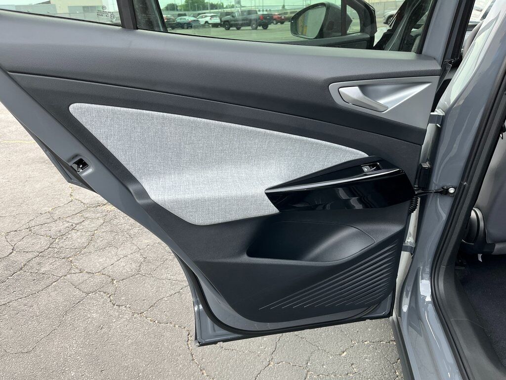 2025 Volkswagen ID.4 Pro Green Bay WI