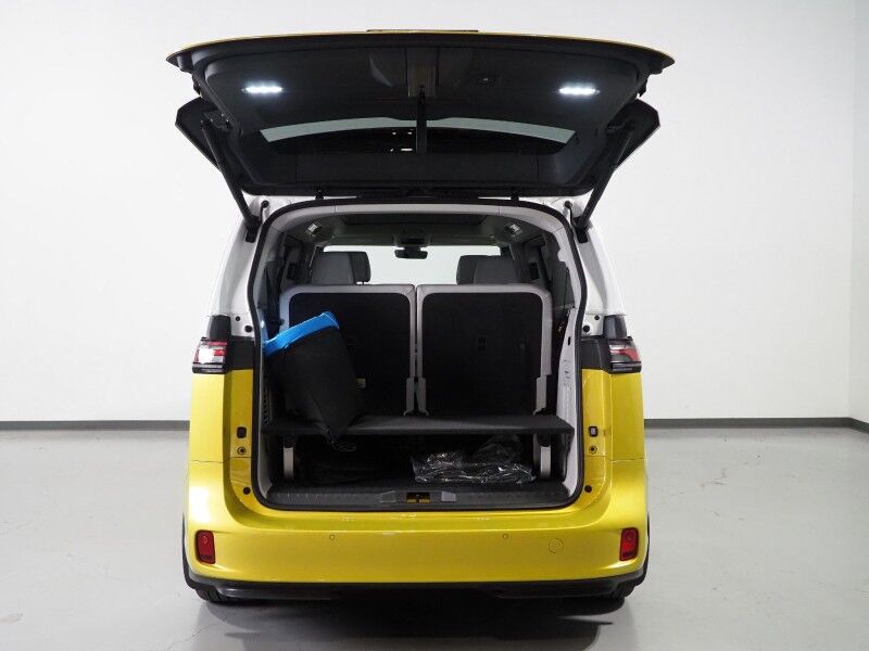 2025 Volkswagen ID. Buzz 1st Edition 4MOTION *NAVIGATION, ADAPTIVE CRUISE, SAFETY ALERTS, 360 CAMERAS, PANO GLASS ROOF, CLIMATE/MASSAGE SEATS, 2ND ROW CAPTAIN&apos;S, HARMAN/KARDON, WIRELESS CHARGING, ANDROID & APPLE Round Rock TX