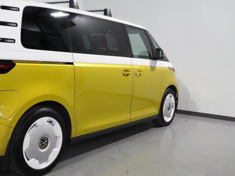 2025 Volkswagen ID. Buzz 1st Edition 4MOTION *NAVIGATION, ADAPTIVE CRUISE, SAFETY ALERTS, 360 CAMERAS, PANO GLASS ROOF, CLIMATE/MASSAGE SEATS, 2ND ROW CAPTAIN&apos;S, HARMAN/KARDON, WIRELESS CHARGING, ANDROID & APPLE Round Rock TX