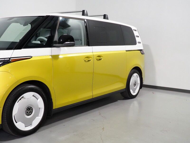 2025 Volkswagen ID. Buzz 1st Edition 4MOTION *NAVIGATION, ADAPTIVE CRUISE, SAFETY ALERTS, 360 CAMERAS, PANO GLASS ROOF, CLIMATE/MASSAGE SEATS, 2ND ROW CAPTAIN&apos;S, HARMAN/KARDON, WIRELESS CHARGING, ANDROID & APPLE Round Rock TX