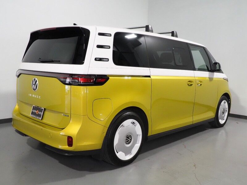 2025 Volkswagen ID. Buzz 1st Edition 4MOTION *NAVIGATION, ADAPTIVE CRUISE, SAFETY ALERTS, 360 CAMERAS, PANO GLASS ROOF, CLIMATE/MASSAGE SEATS, 2ND ROW CAPTAIN&apos;S, HARMAN/KARDON, WIRELESS CHARGING, ANDROID & APPLE Round Rock TX