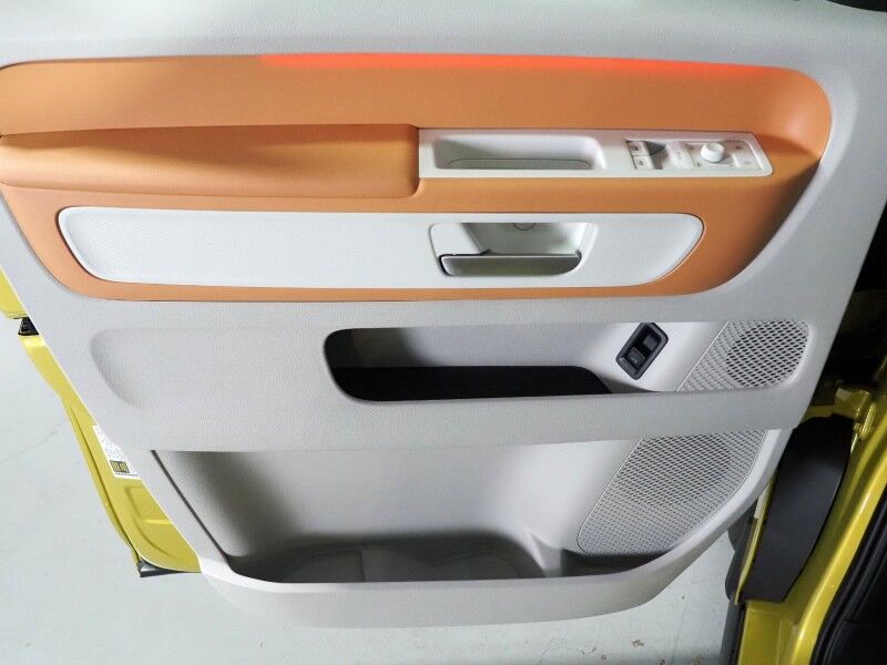 2025 Volkswagen ID. Buzz 1st Edition 4MOTION *NAVIGATION, ADAPTIVE CRUISE, SAFETY ALERTS, 360 CAMERAS, PANO GLASS ROOF, CLIMATE/MASSAGE SEATS, 2ND ROW CAPTAIN&apos;S, HARMAN/KARDON, WIRELESS CHARGING, ANDROID & APPLE Round Rock TX