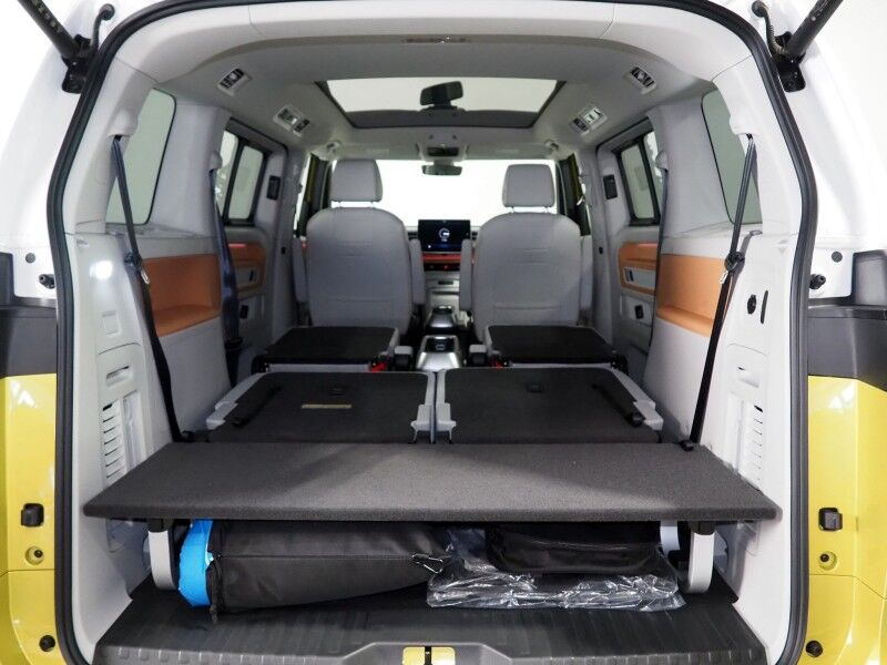 2025 Volkswagen ID. Buzz 1st Edition 4MOTION *NAVIGATION, ADAPTIVE CRUISE, SAFETY ALERTS, 360 CAMERAS, PANO GLASS ROOF, CLIMATE MASSAGE SEATS, HEATED STEERING, 2ND ROW CAPTAIN'S, HARMAN/KARDON, WIRELESS CHARGING, ANDROID & APPLE Round Rock TX