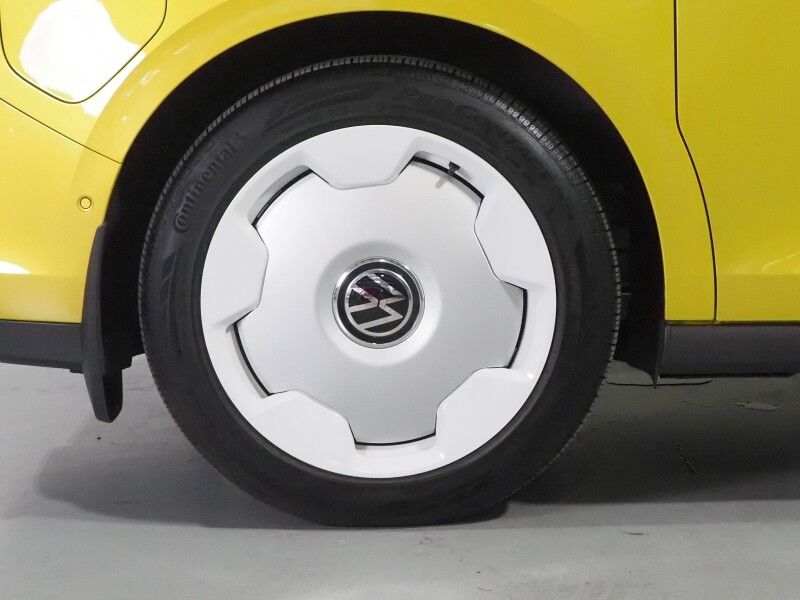 2025 Volkswagen ID. Buzz 1st Edition 4MOTION *NAVIGATION, ADAPTIVE CRUISE, SAFETY ALERTS, 360 CAMERAS, PANO GLASS ROOF, CLIMATE MASSAGE SEATS, HEATED STEERING, 2ND ROW CAPTAIN'S, HARMAN/KARDON, WIRELESS CHARGING, ANDROID & APPLE Round Rock TX