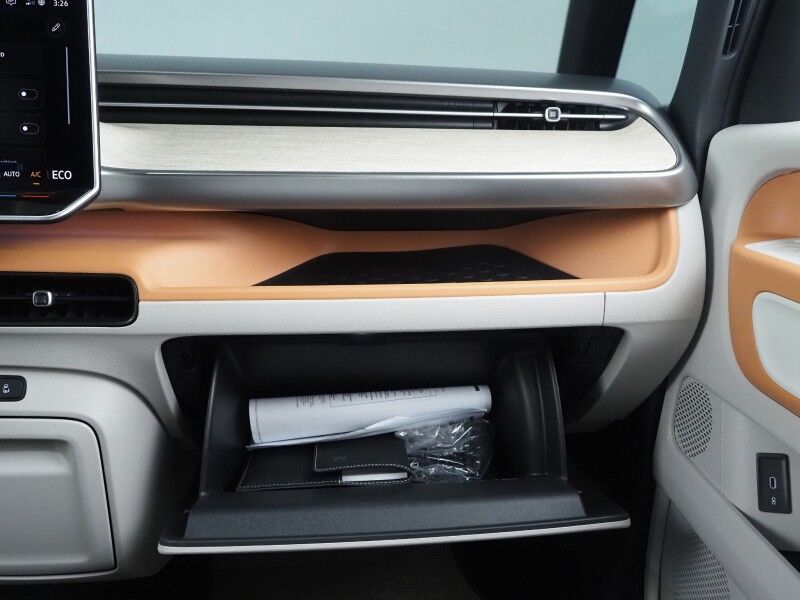 2025 Volkswagen ID. Buzz 1st Edition 4MOTION *NAVIGATION, ADAPTIVE CRUISE, SAFETY ALERTS, 360 CAMERAS, PANO GLASS ROOF, CLIMATE MASSAGE SEATS, HEATED STEERING, 2ND ROW CAPTAIN'S, HARMAN/KARDON, WIRELESS CHARGING, ANDROID & APPLE Round Rock TX