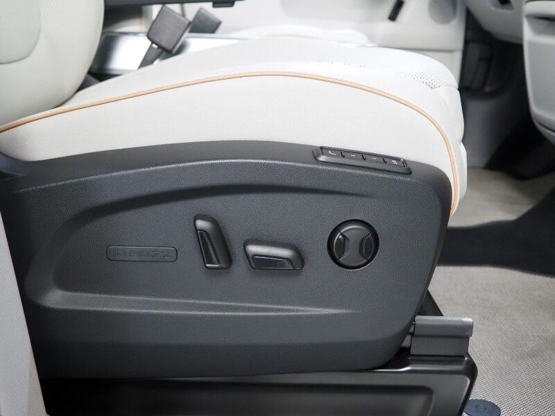 2025 Volkswagen ID. Buzz 1st Edition 4MOTION *NAVIGATION, ADAPTIVE CRUISE, SAFETY ALERTS, 360 CAMERAS, PANO GLASS ROOF, CLIMATE MASSAGE SEATS, HEATED STEERING, 2ND ROW CAPTAIN'S, HARMAN/KARDON, WIRELESS CHARGING, ANDROID & APPLE Round Rock TX