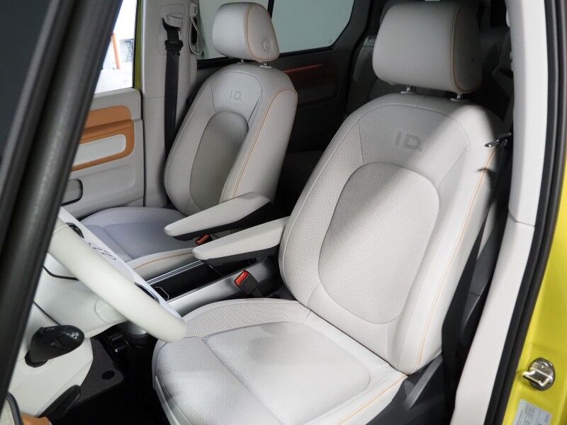 2025 Volkswagen ID. Buzz 1st Edition 4MOTION *NAVIGATION, ADAPTIVE CRUISE, SAFETY ALERTS, 360 CAMERAS, PANO GLASS ROOF, CLIMATE MASSAGE SEATS, HEATED STEERING, 2ND ROW CAPTAIN'S, HARMAN/KARDON, WIRELESS CHARGING, ANDROID & APPLE Round Rock TX