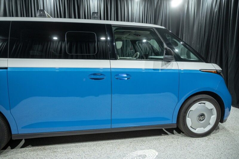 2025 Volkswagen ID. Buzz 1st Edition 4MOTION w/Two-Tone Mini-van, Passenger Van Peoria AZ