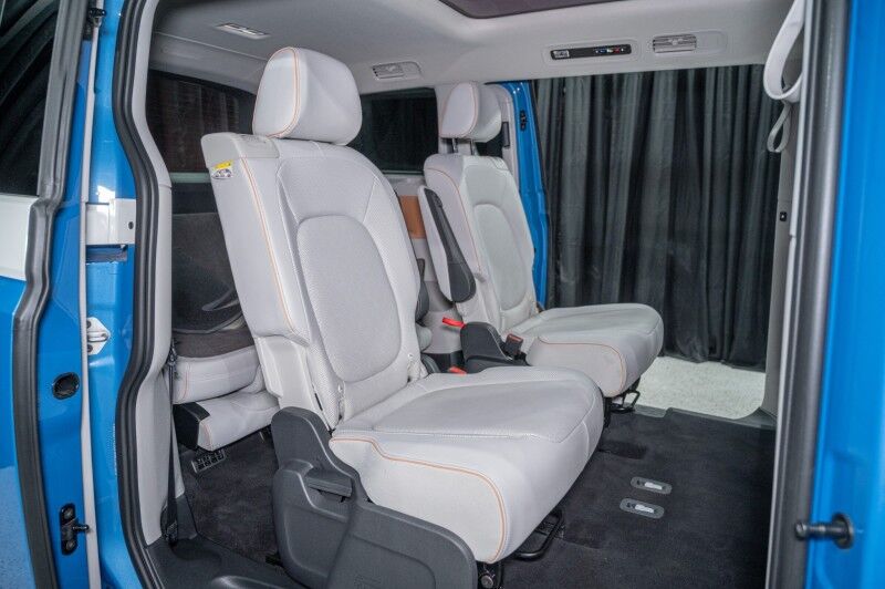 2025 Volkswagen ID. Buzz 1st Edition 4MOTION w/Two-Tone Mini-van, Passenger Van Peoria AZ