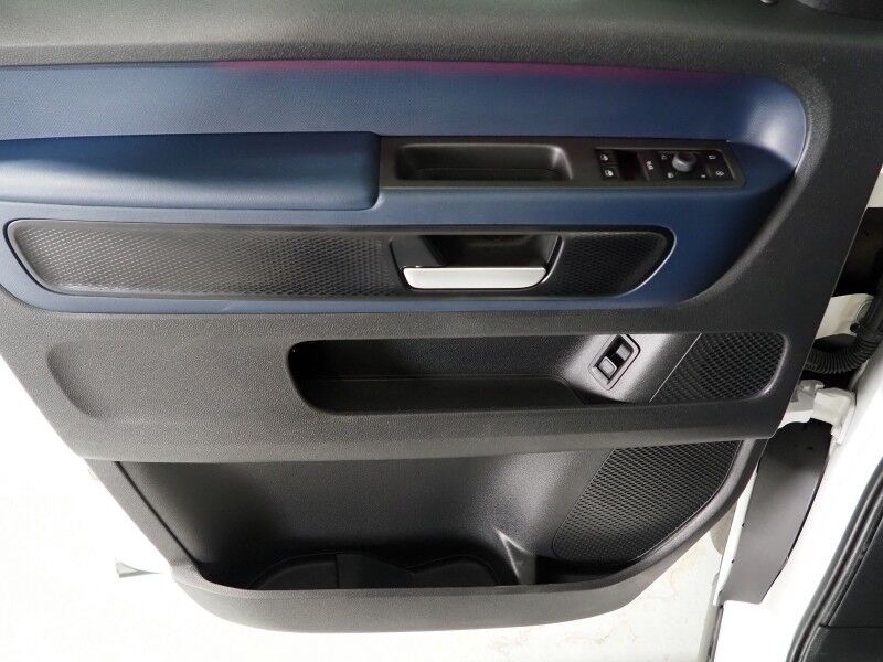 2025 Volkswagen ID. Buzz Pro S *NAVIGATION, ADAPTIVE CRUISE, SAFETY ALERTS, BACKUP-CAMERA, COLOR TOUCHSCREEN, CLIMATE/MASSAGE SEATS, HEATED STEERING, POWER LIFTGATE, WIRELESS CHARGING, ANDROID & APPLE Round Rock TX